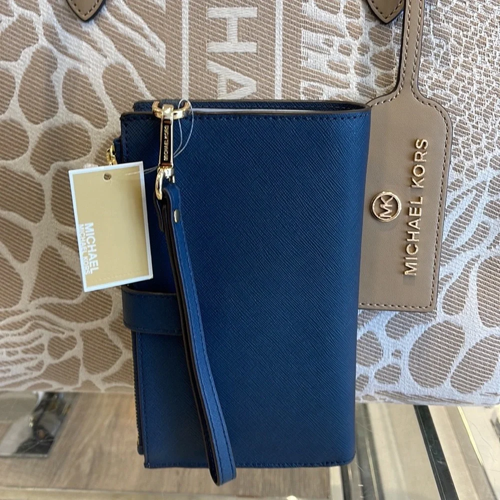 MICHAEL KORS LARGE DOUBLE ZIP WRISTLET WALLET PHONE CASE 
Navy NWT - Picture 10 of 16